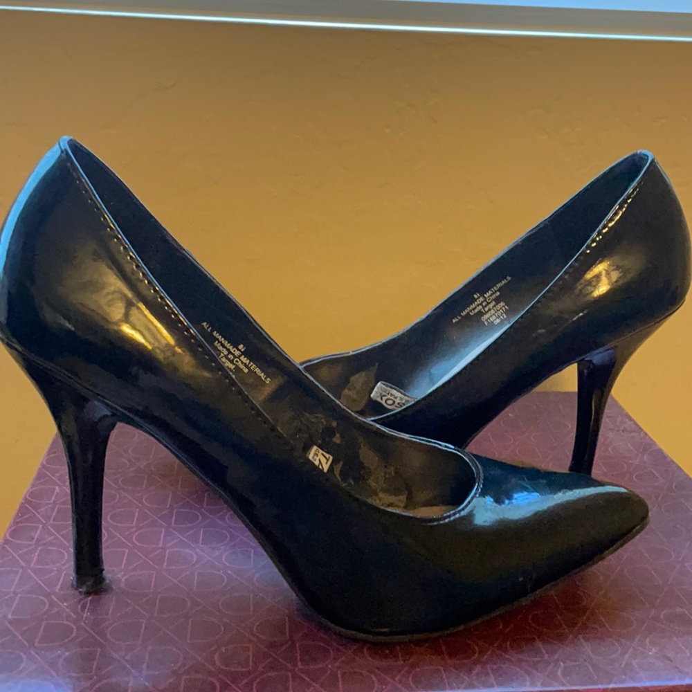 Shiny black heels. Size 8 1/2.